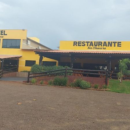 Hotel E Restaurante Na Chacara Dourados Esterno foto