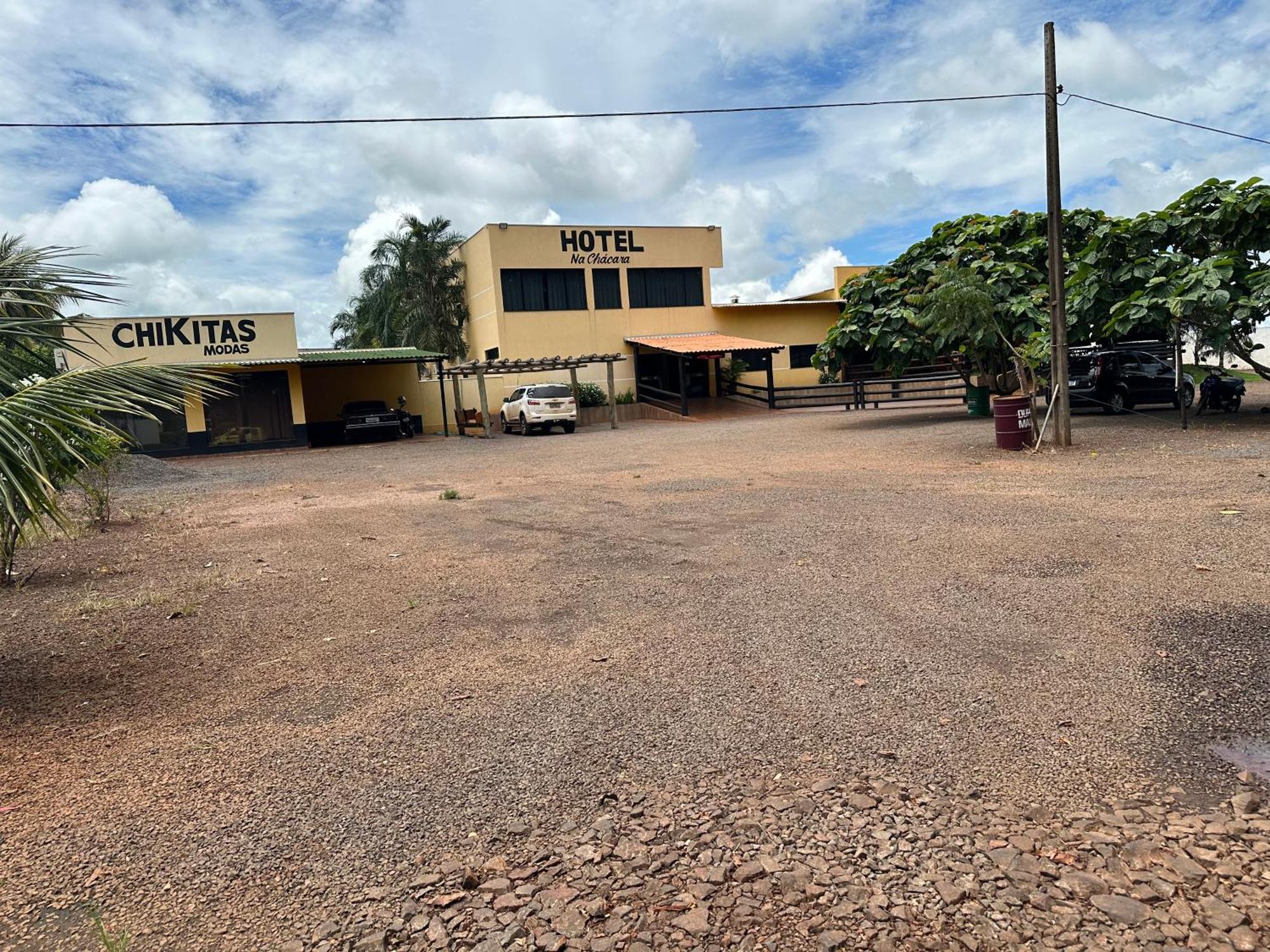 Hotel E Restaurante Na Chacara Dourados Esterno foto