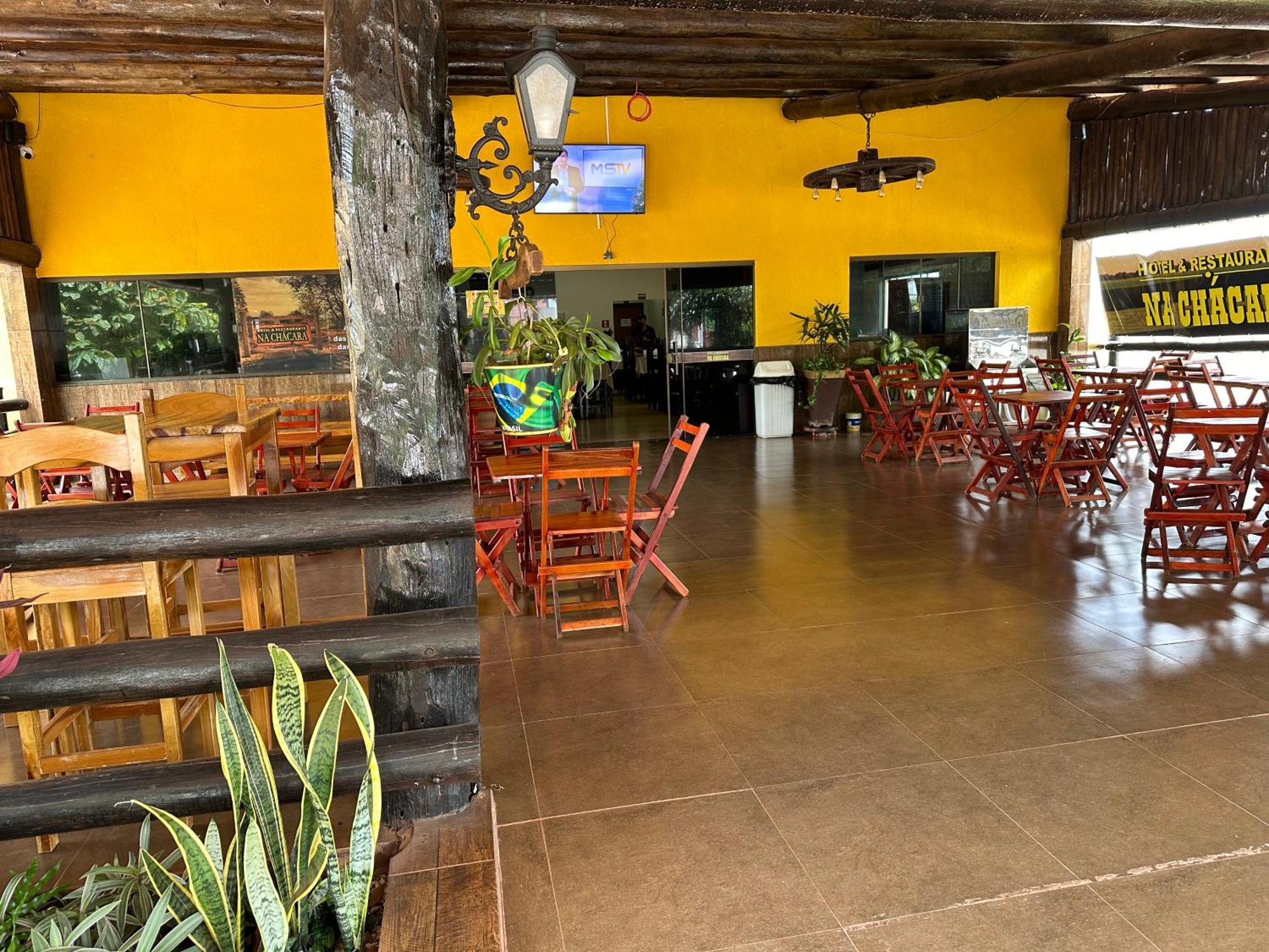 Hotel E Restaurante Na Chacara Dourados Esterno foto