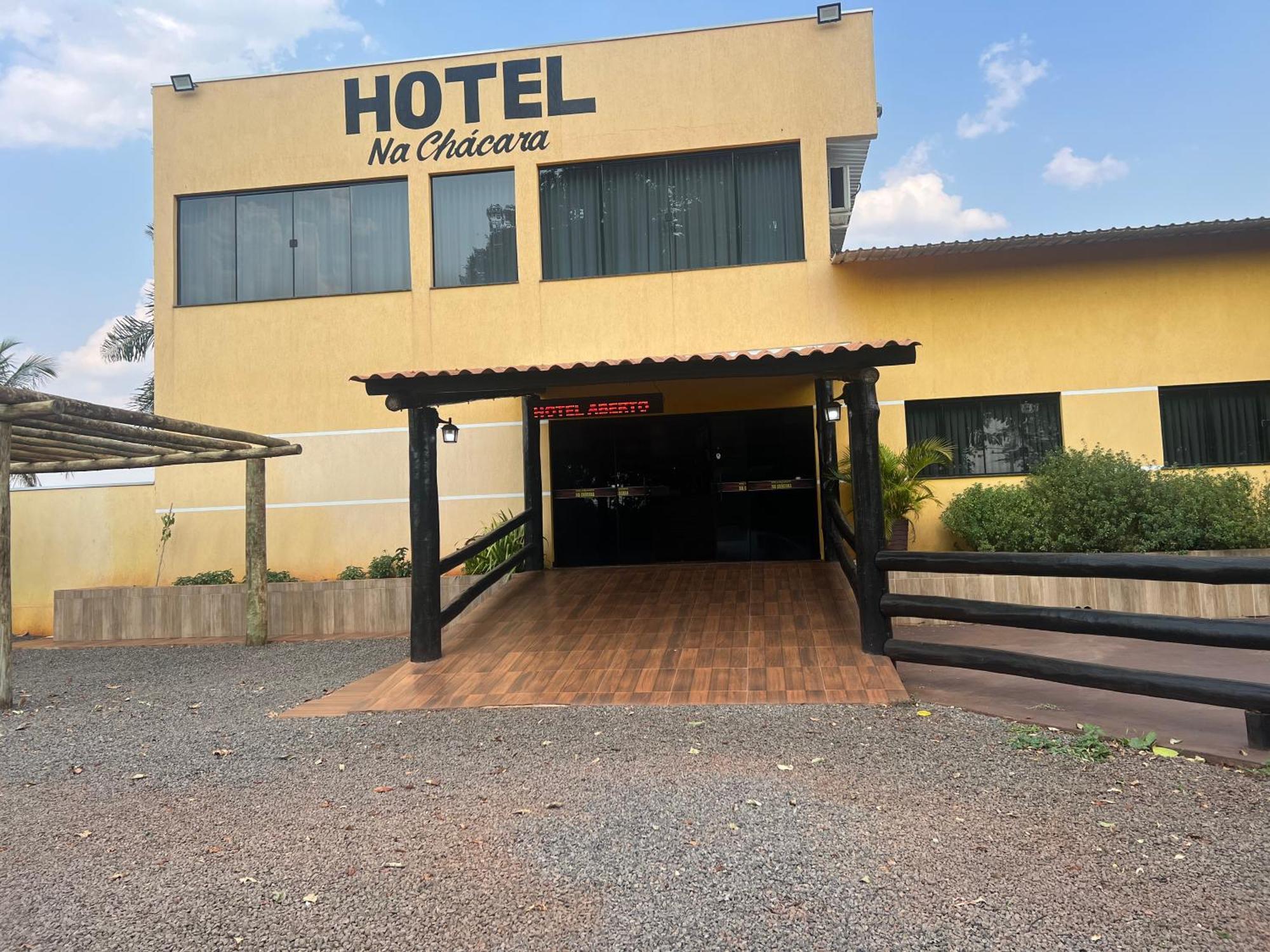 Hotel E Restaurante Na Chacara Dourados Esterno foto